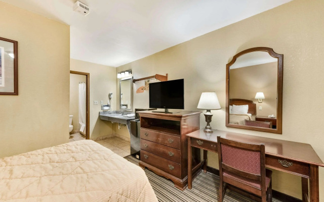 Rodeway Inn Columbus West
