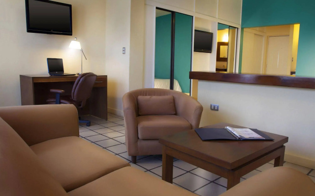 The Westmarine Waterfront Hotel