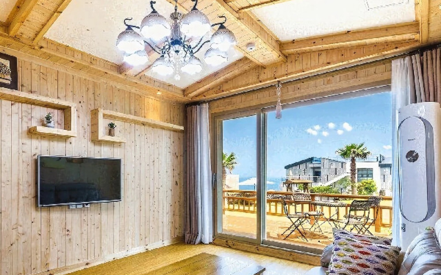 Seogwipo Hill on the Sea Pension