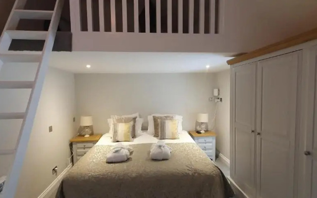 La Haule Manor