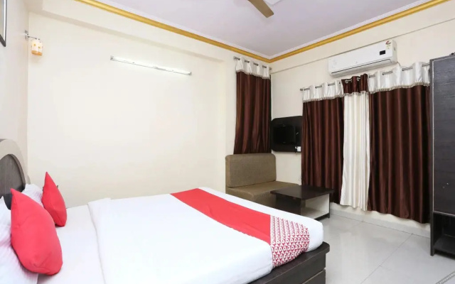 Hotel Saket By OYO Rooms