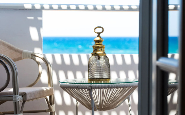 Pinelopi Beach Suites