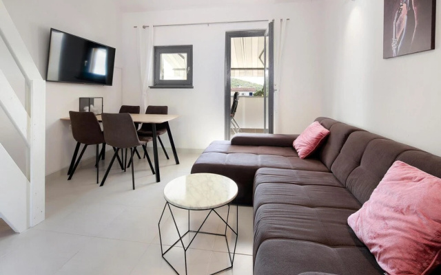 Awesome Apartment in Stinica With 1 Bedrooms and Wifi