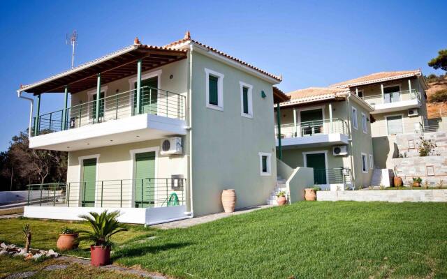 Отель Aselinos Suites вид на фасад