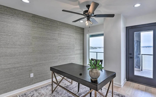 Luxury Lake Granbury Cliffside Home w/ Deck!