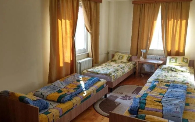 Lary Hostel