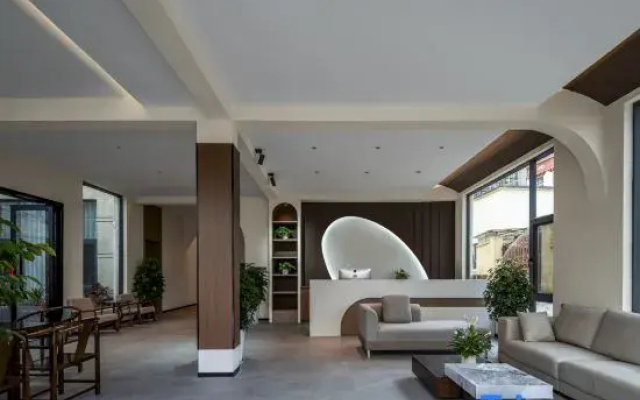 Yunmujing Light Luxury Homestay (Shangri-La Dukezong Ancient City Branch)