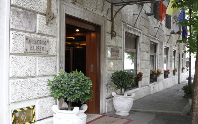 Hotel Eliseo вид на фасад