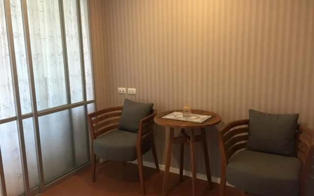 Lumpini Seaview Top Floor