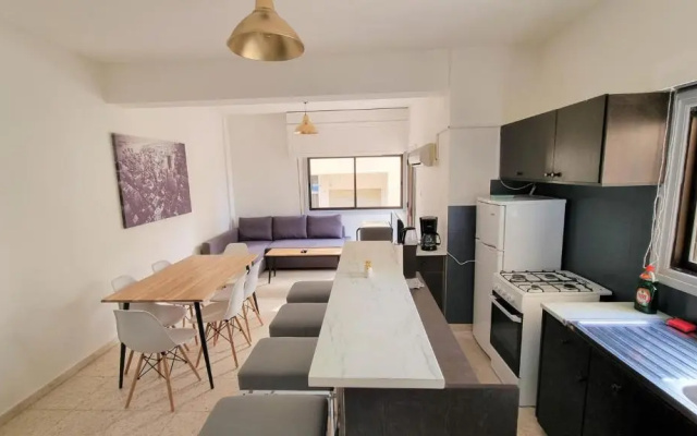 Cozy Beach Apt / 100 MBit+ Netflix / Near Airport