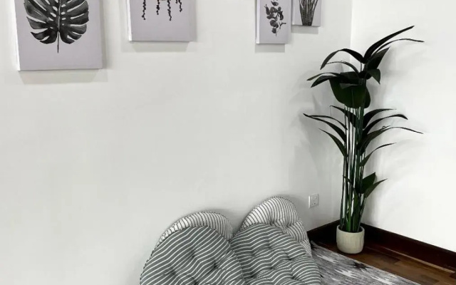 The Venus - Spacious Wooden TOP Floor Apartment