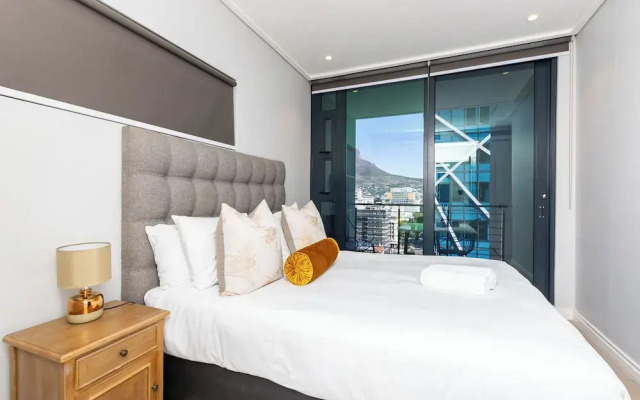 16 On Bree Executive Apartment