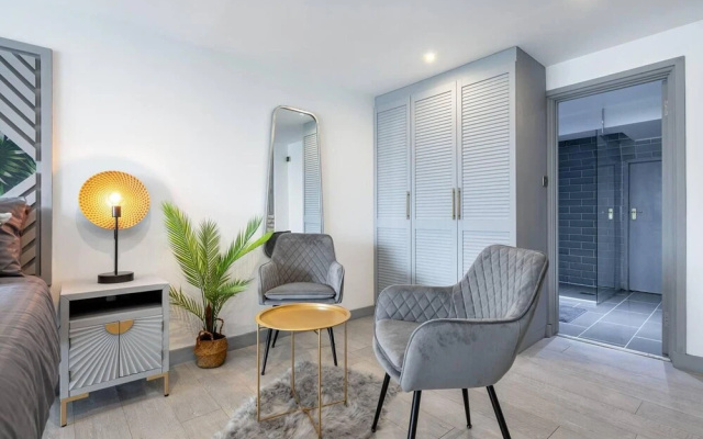 1-bed Flat in West London, Sleeps 2