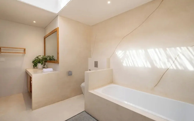 Peaceful Luxe Villa near Beach in Pecatu