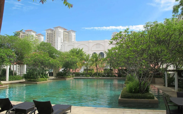 Luxury Suites @ Straits Quay