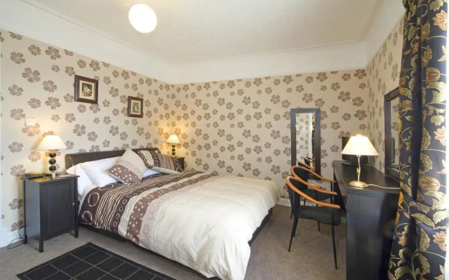 Kings Knoll Hotel