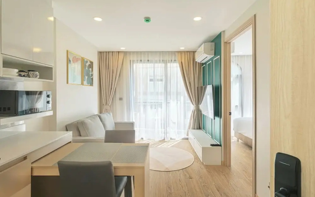 One bedroom Palmetto Condo Karon A512