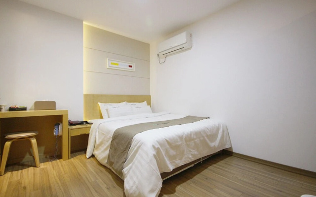 Wate Hotel