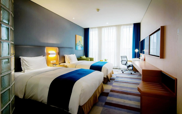 Holiday Inn Express Leshan City Square
