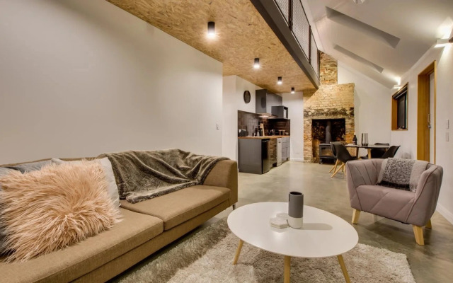 White Room Apartments