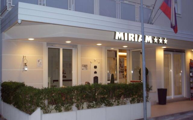 Hotel Miriam вид на фасад