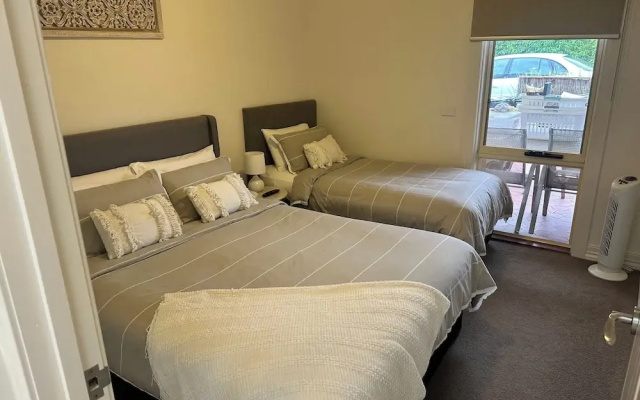 Austral Place 88 via Merri River