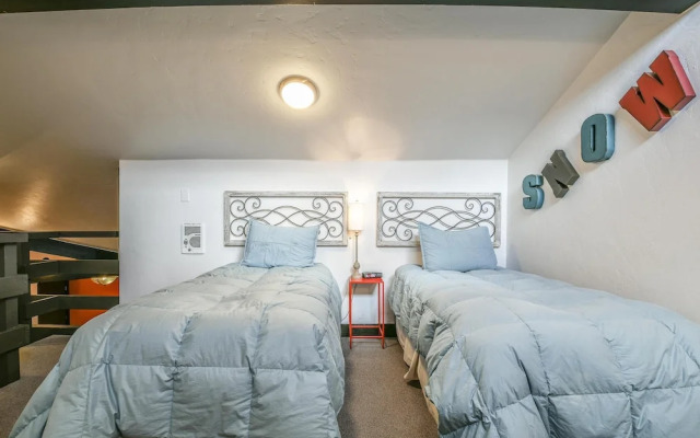 Wild Irishman 1064a by Summitcove Vacation Lodging
