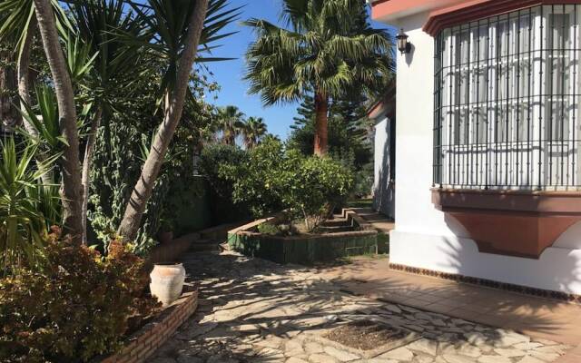Отель House With 5 Bedrooms in Arcos, With Private Pool, Furnished Terrace a вид на фасад