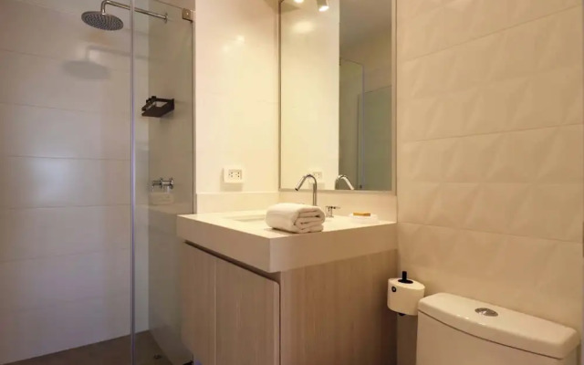w Luminous 2BR w Balcony in Miraflores