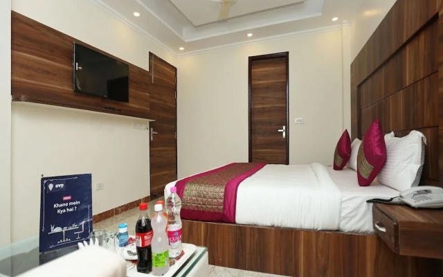 OYO 11852 Hotel Aerostay Inn