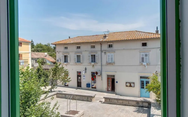 Lovely 15th Century Apartment in Osor