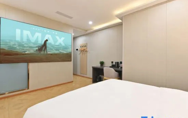 TRUE GO Hotel X (Beijing Guomao CBD Gaobeidian Subway Station)