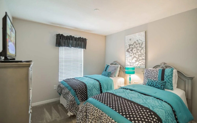 5137 Compass Bay