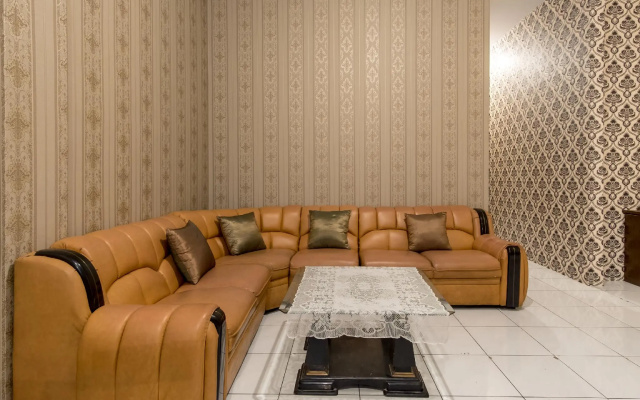 OYO 359 Executive Inn