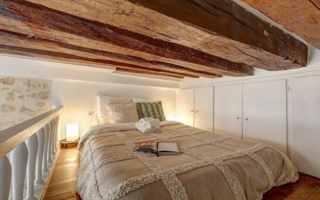 Charming Le Marais Mezzanine Studio