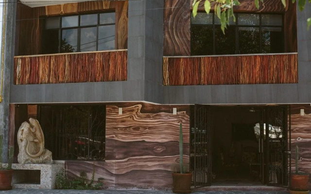 Madre Tierra Apartments