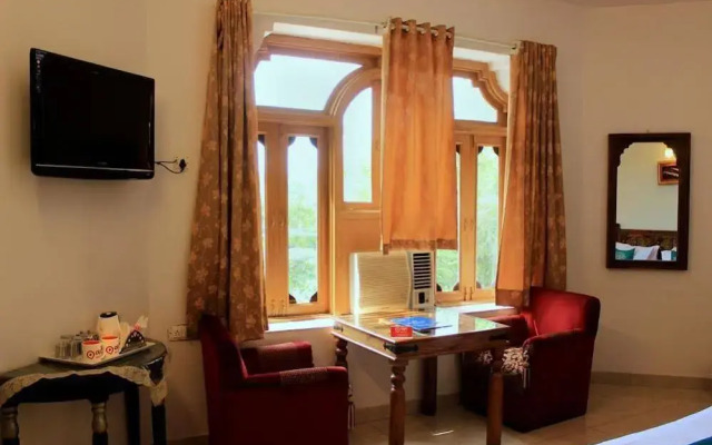 Oyo Rooms Saheliyon Ki Bari
