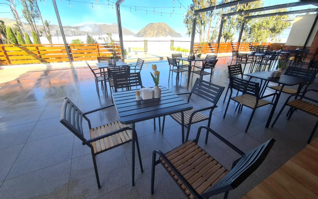 Lava View Lodge