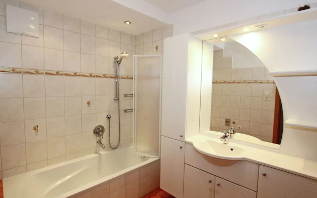Spacious Apartment with Garden near Ski Area in Tyrol