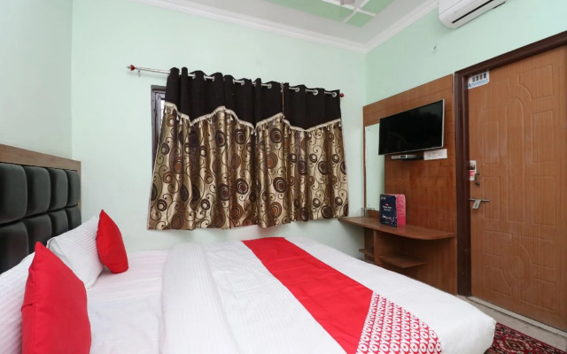 OYO 12062 Paras Guest House