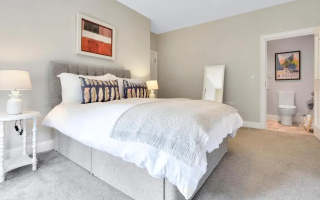 Quay House, North Coast 6 Bedroom Holiday Home