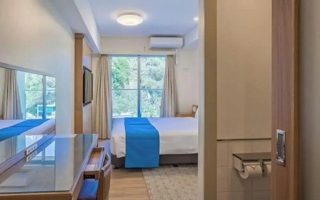 Kariyushi LCH Resort