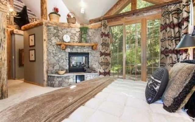 Tall Timbers Lodge - 5 Bedrooms Home