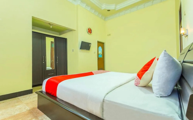 OYO 2848 Senaz Guesthouse