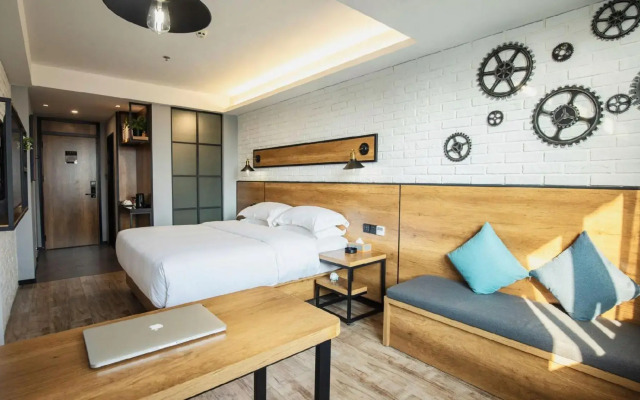 Light Isle Hotel