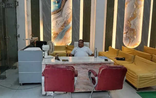 J.R Palace Hotel & Banquet