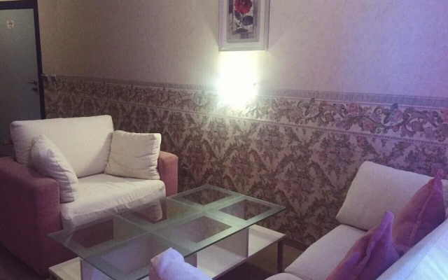 Royal Family Hotel