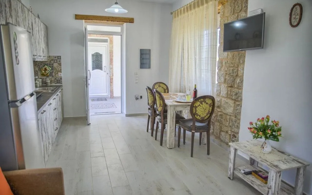 Haraki Stone Apartments