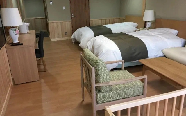 Nikko Astoria Hotel