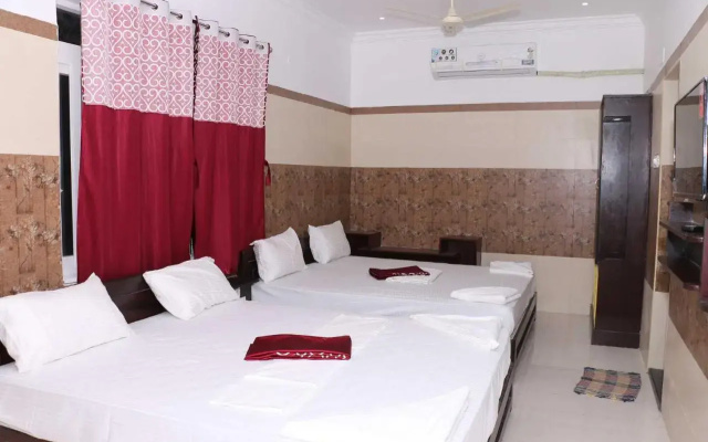 Saravanas Lodge